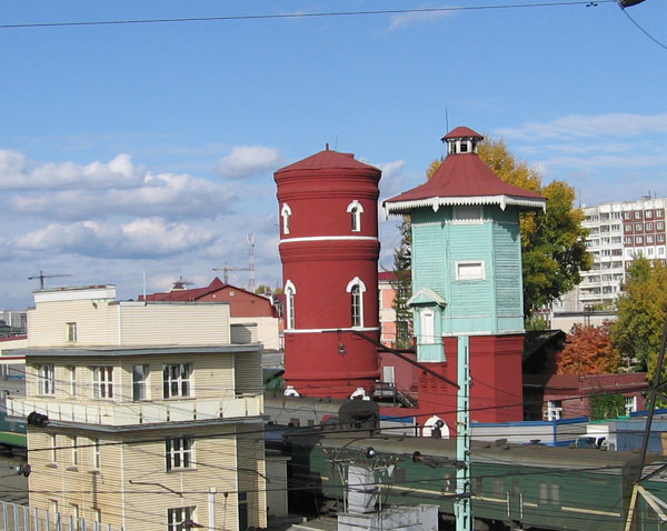 Водонапорные «Башни-близнецы» на территории вокзала Новосибирск-Главный