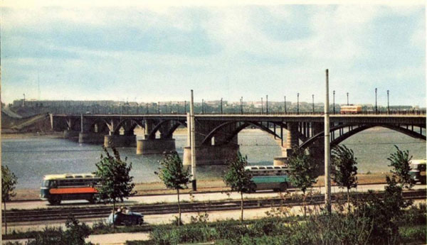Коммунальный (Октябрьский) мост через Обь. Новосибирск