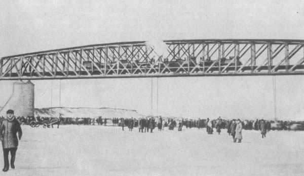 Испытание железнодорожного моста в 1896 году  