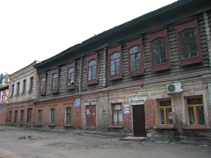 Здание женской гимназии П.А. Смирновой по ул. Чаплыгина, 28 (бывшая Асинкритовская) в Железнодорожном районе г. Новосибирска