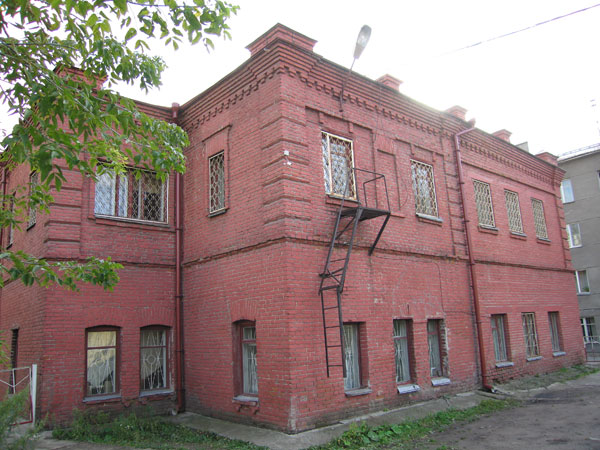 Двухэтажный кирпичный особняк по улице Трудовая № 5 в Центральном районе Новосибирска – Ново-Николаевска