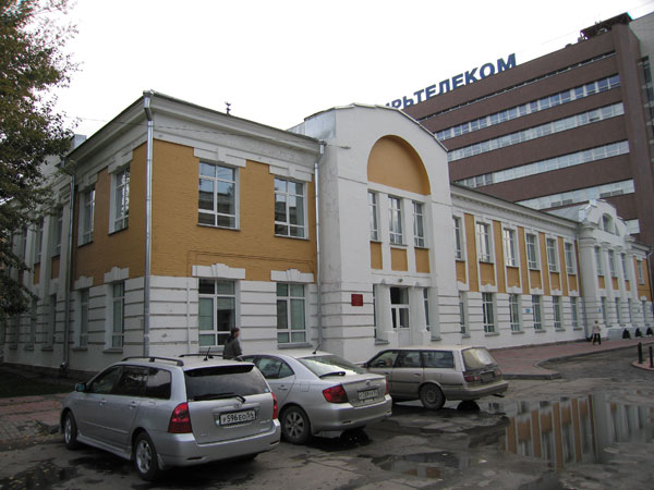 Больница по улице Щетинкина, 54 в Железнодорожном районе г. Новосибирска
