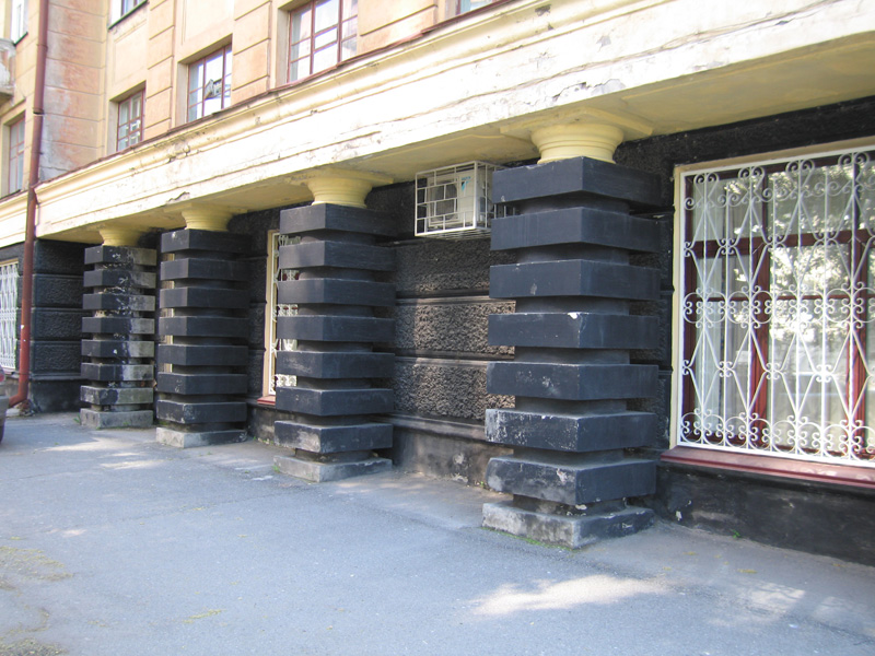 Жилой дом по улице Урицкого № 17 в Железнодорожном районе г. Новосибирска.