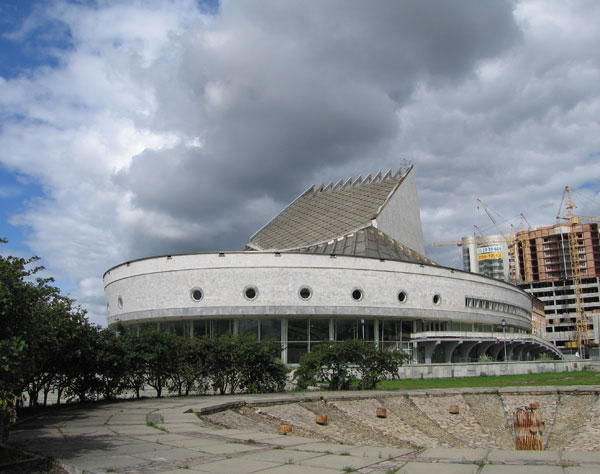 ТЮЗ – Новосибирский Академический молодёжный театр Глобус