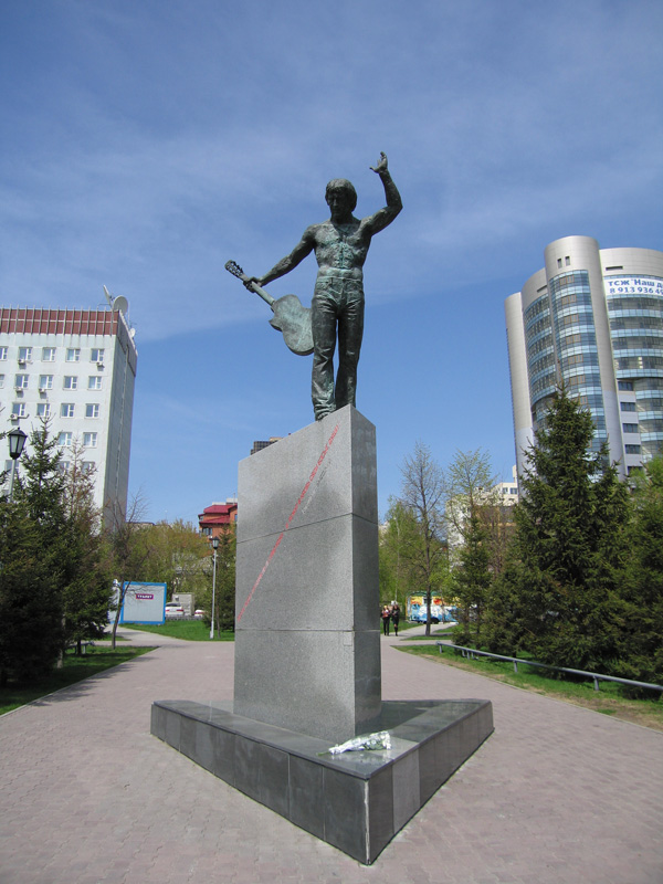 Памятник Владимиру Высоцкому. Новосибирск