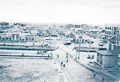 Базарная площадь в середине 1920-х гг. Место, где вскоре начнется строительство ДНиК