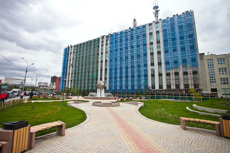 Реконструкция фасада здания ОАО «Ростелеком». Новосибирск. Фото: ngs.ru 2014 г.